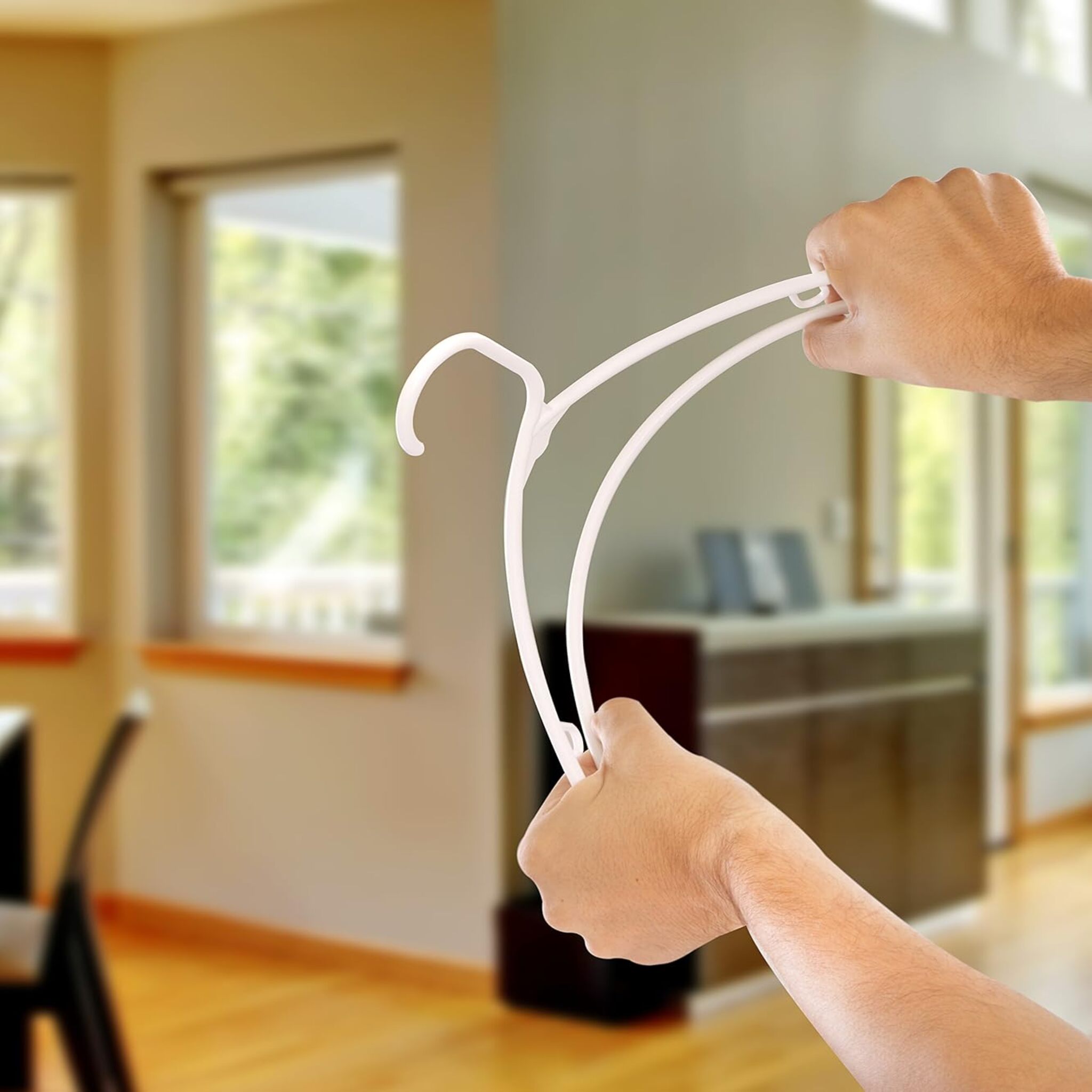 Durable Plastic Clothes Hangers